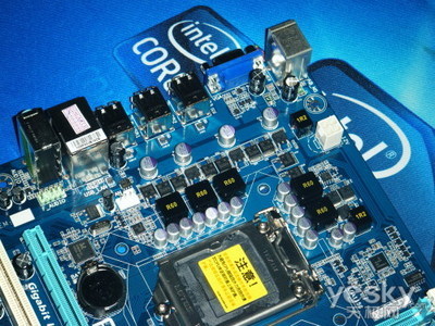 酷睿i5獨顯絕配 技嘉H55M-S2主板599元