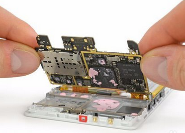 拆開了才知道，它確實可以算華為最成功的手機主板