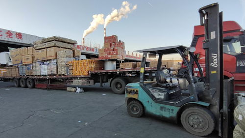臨邑縣17米5平板貨車?yán)浥c專業(yè)裝卸服務(wù)詳解